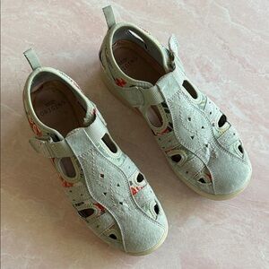 Earth Origins Effie Suede Fisherman Sandals Dusty Green Sz 7.5 Wide